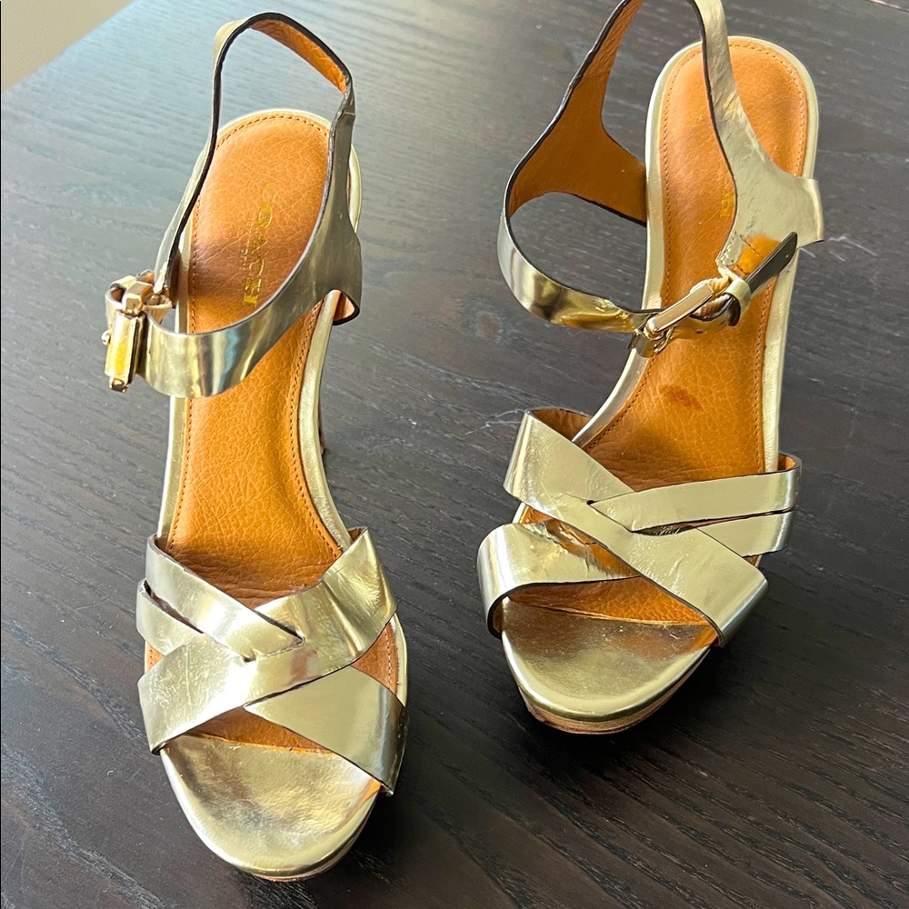Coach - Chic Metallic Sandals with Straps 5 inch heel